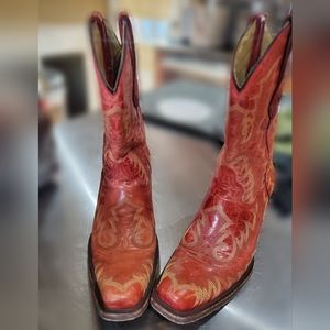 CORRAL Red Stitched Snip Toe Cowgirl Boots